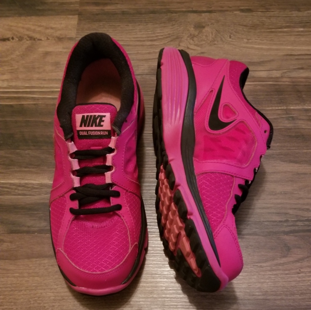 Nike Dual Fusion Run Women's Athletic Shoes Size 9